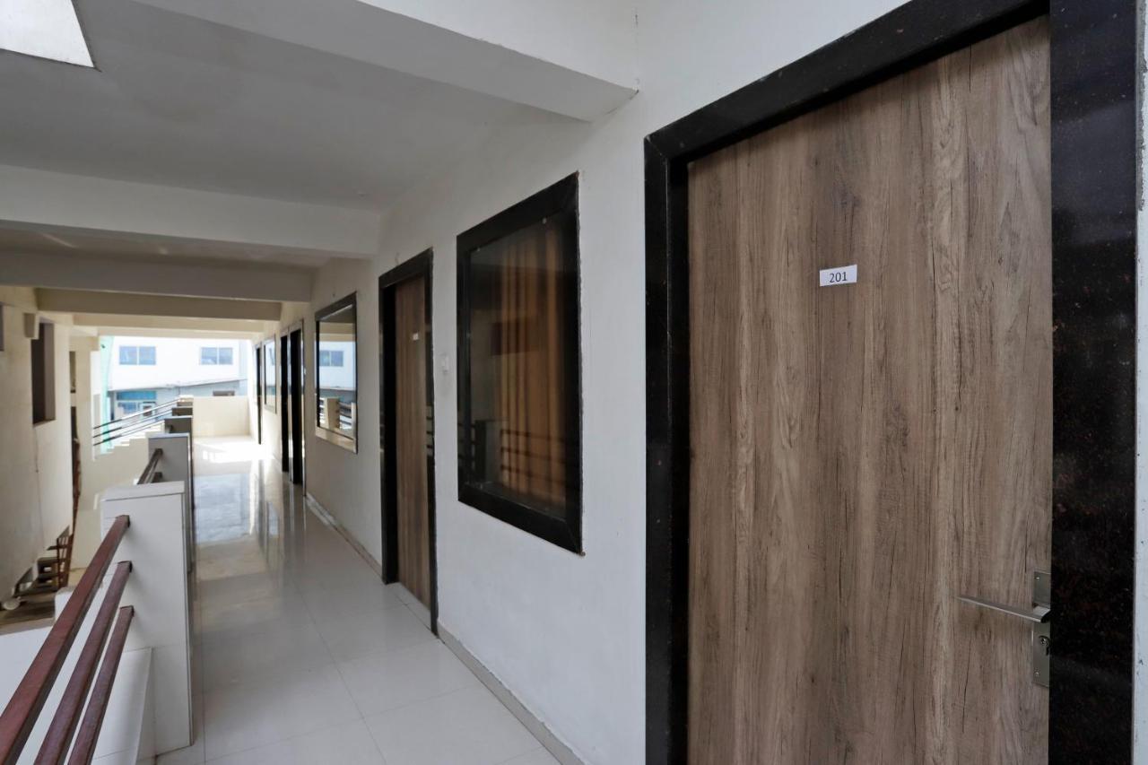 Spot On 39940 Shree Shine Hotell Satna Exteriör bild